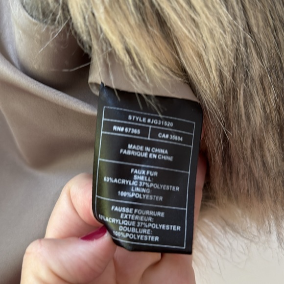 Jack by BB Dakota Tan Cropped Fur Vest Size small - Picture 8 of 9